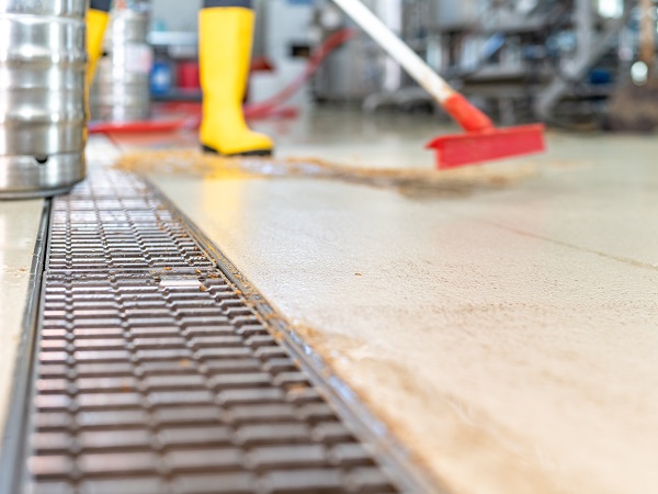 Pulizie Capannoni Industriali svolte dall'impresa Progetto Pulizie